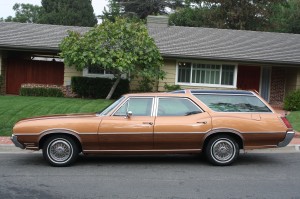 Oldsmobile-Vista-Cruiser-07